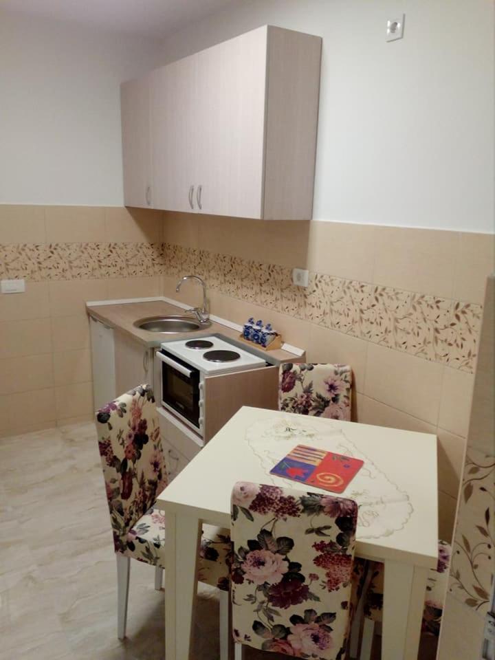 Apartmani M&V Сутоморе Екстер'єр фото